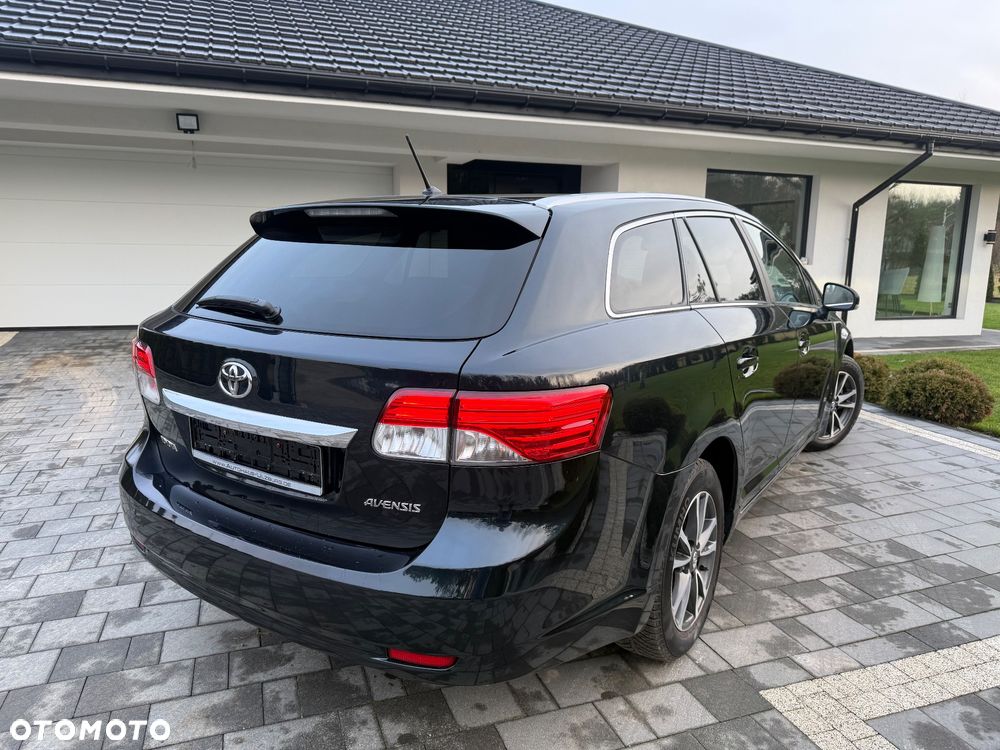 Toyota Avensis 2.0 D-4D Executive - 6