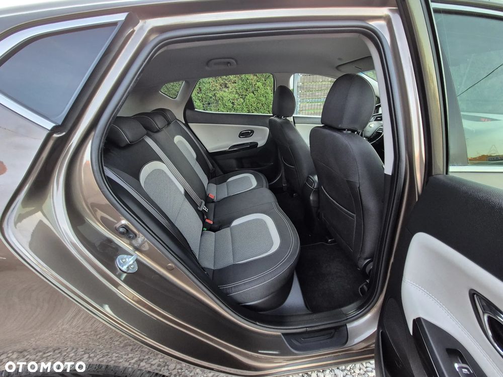 Kia Ceed 1.6 GDI Dream Team Edition - 30