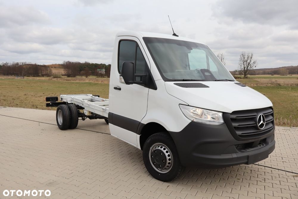 Mercedes-Benz Sprinter podwozie 517 CDI - 1