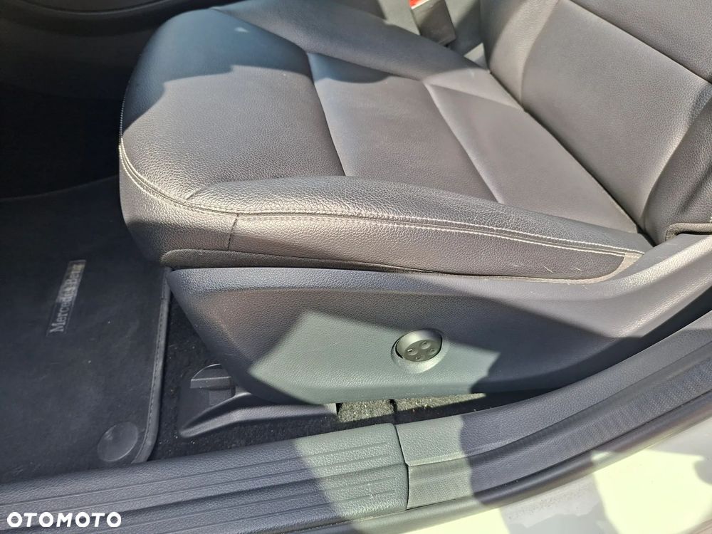 Mercedes-Benz GLA 250 4Matic 7G-DCT SCORE - 22