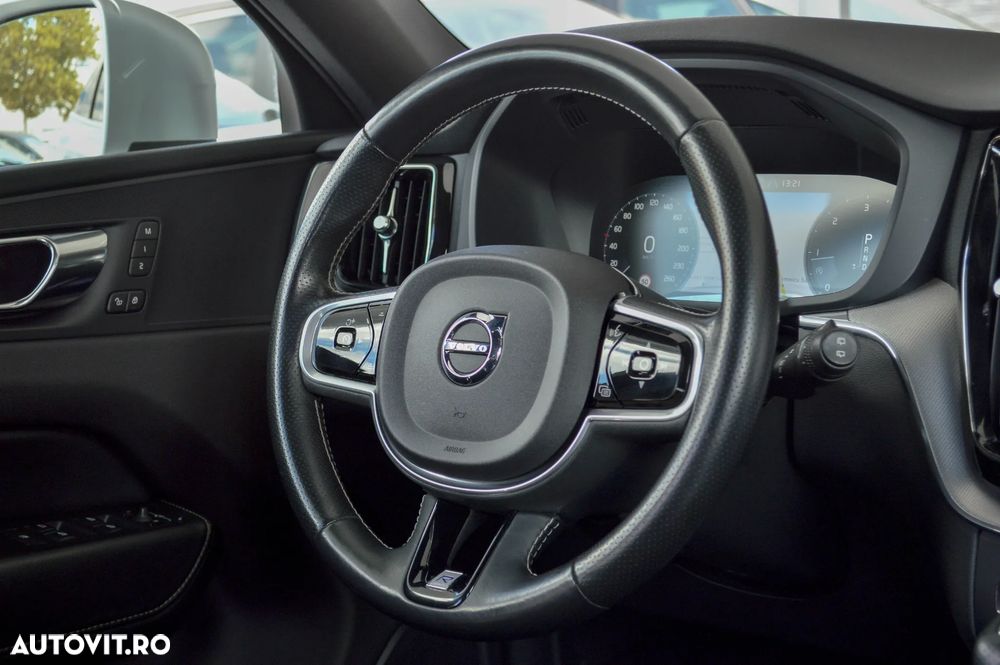 Volvo XC 60 D4 AWD R-Design - 23