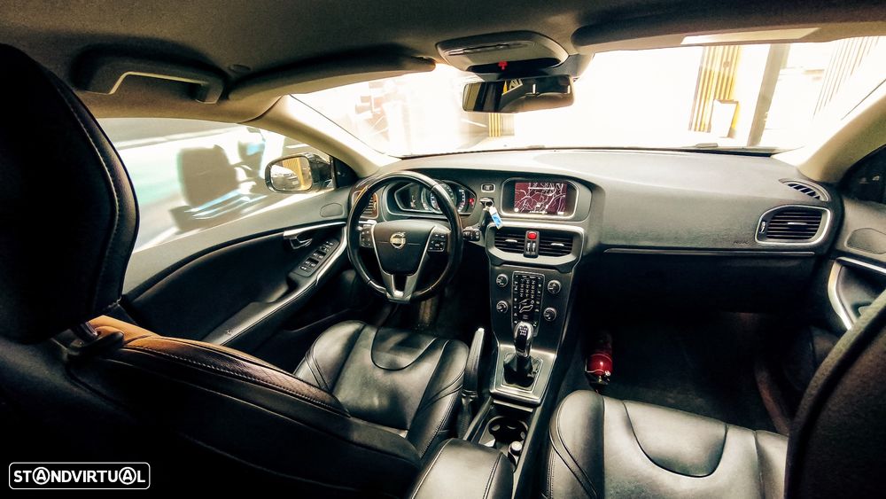 Volvo V40 D2 Summum - 12