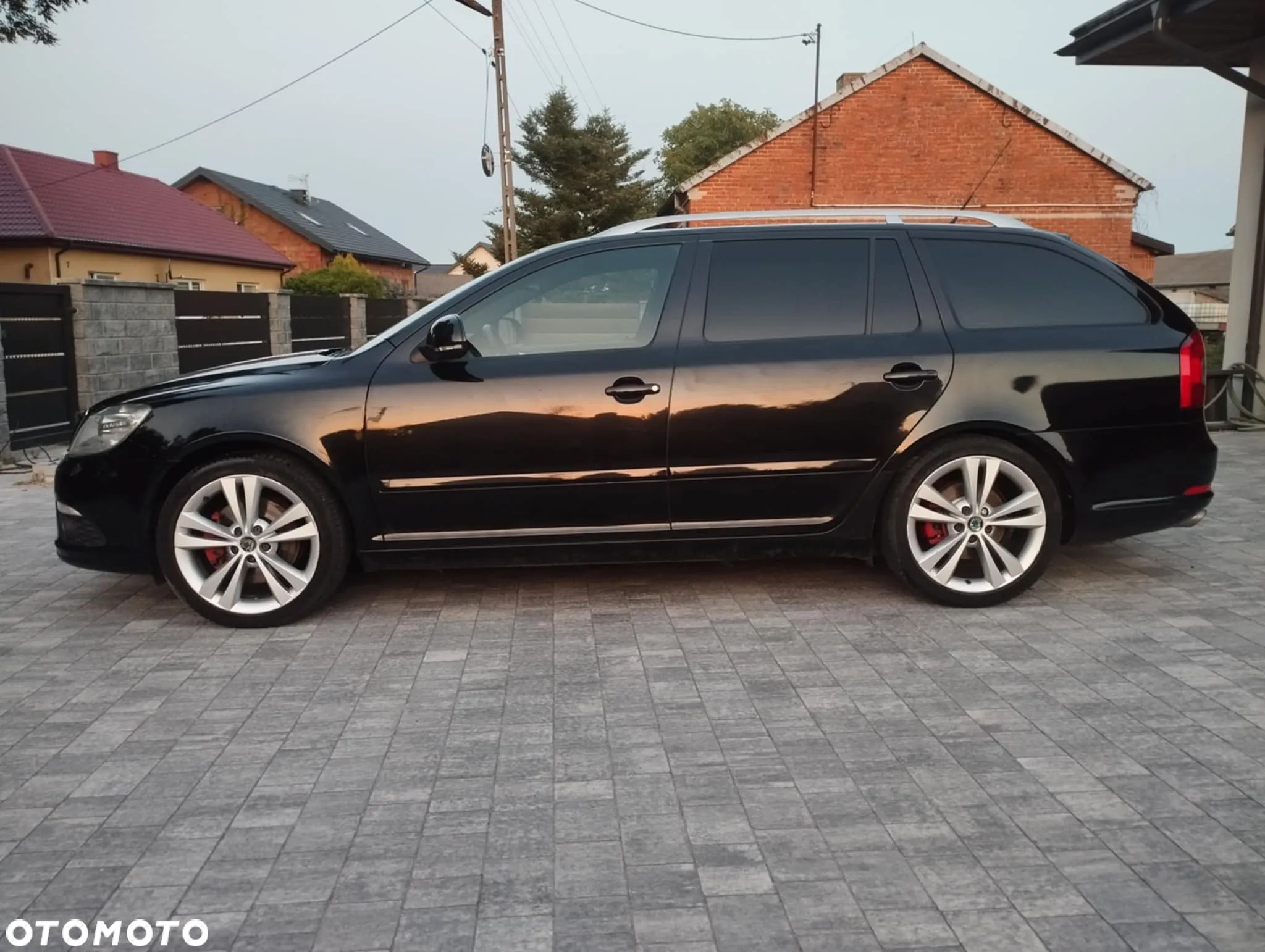 Skoda Octavia Combi 2.0 TDI CR DPF RS - 2