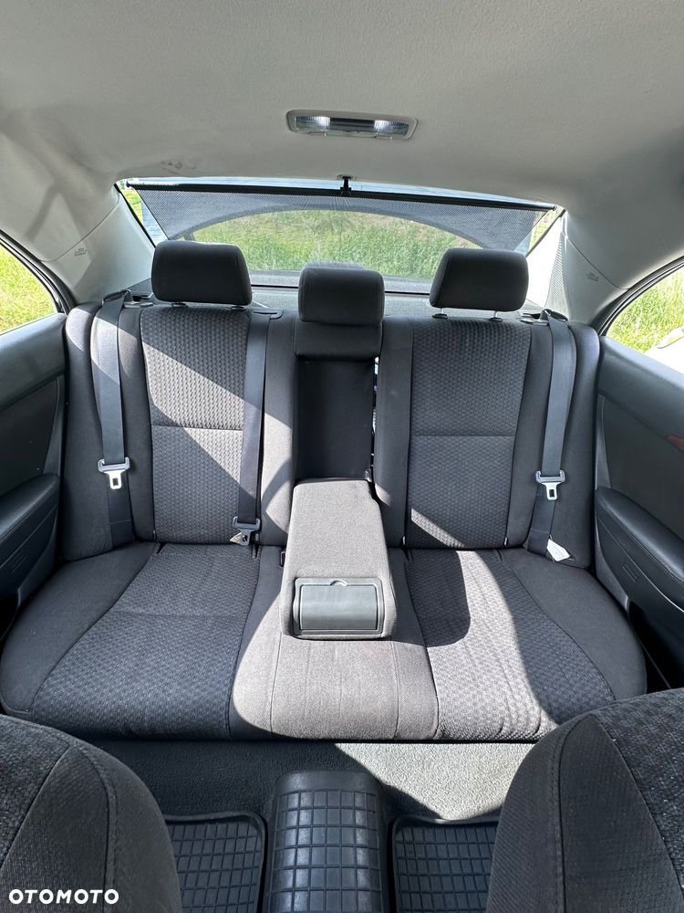 Toyota Avensis 1.8 VVT-i Sol - 11