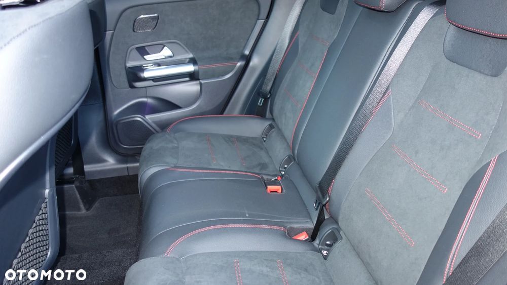 Mercedes-Benz GLA 200 d 4-Matic AMG Line 8G-DCT - 13