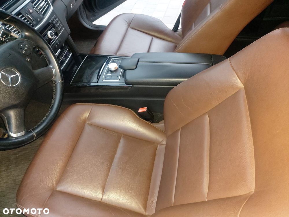 Mercedes-Benz Klasa E 300 CDI DPF BlueEFFICIENCY 7G-TRONIC Avantgarde - 11