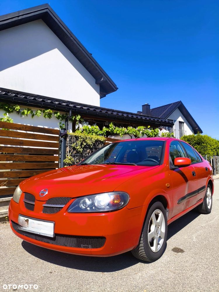 Nissan Almera - 1