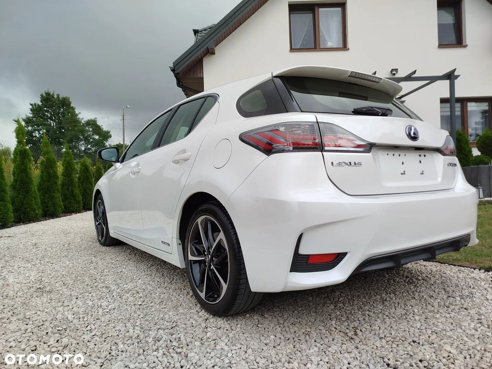 Lexus CT 200h Prestige - 8
