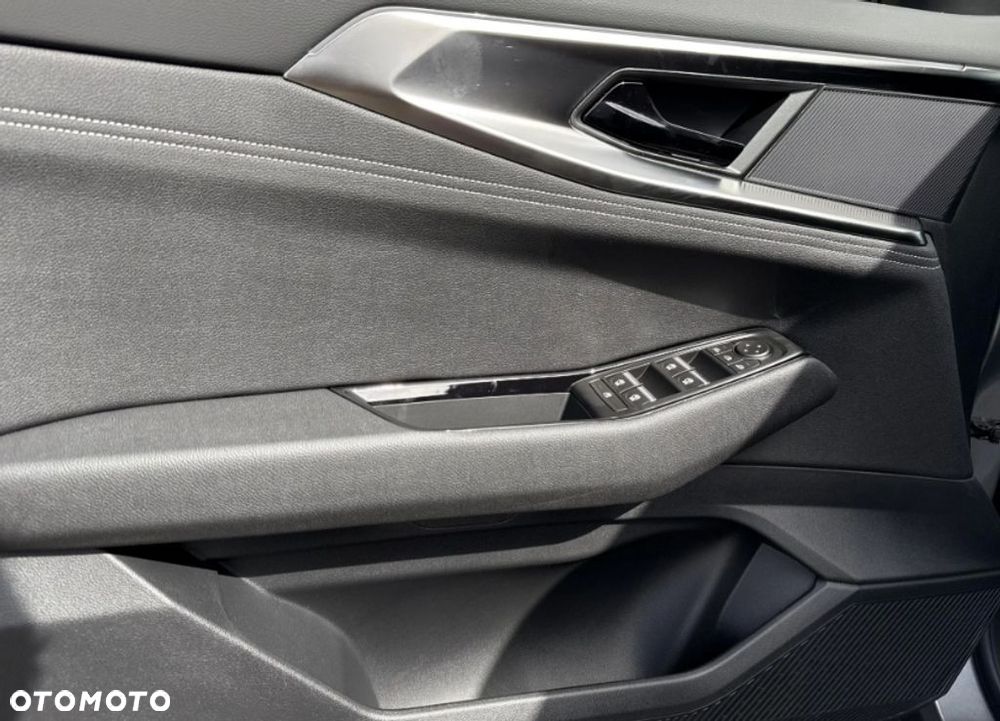 Renault Austral 1.3 TCe mHEV Iconic - 12