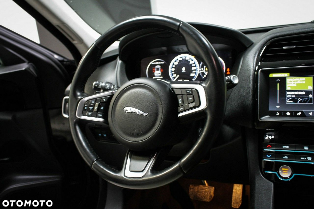 Jaguar F-Pace 2.0 i4D AWD Prestige - 28