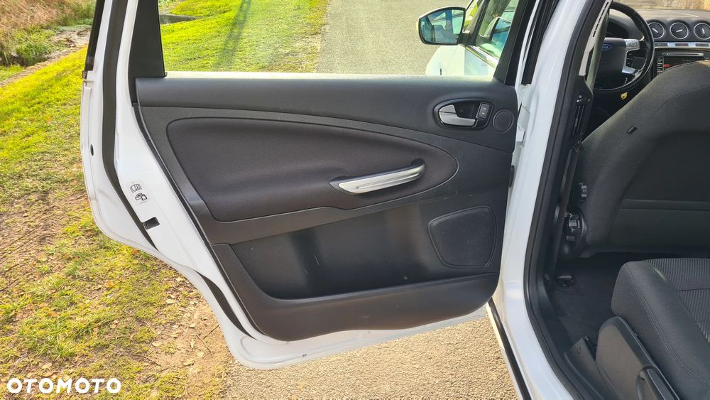 Ford S-Max 2.2 TDCi DPF Titanium - 11