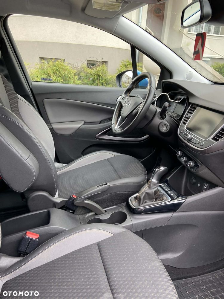 Opel Crossland X 1.2 T Enjoy S&S - 9
