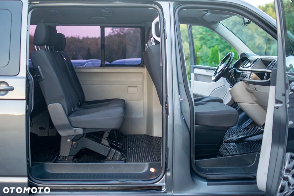 Volkswagen Caravelle - 38
