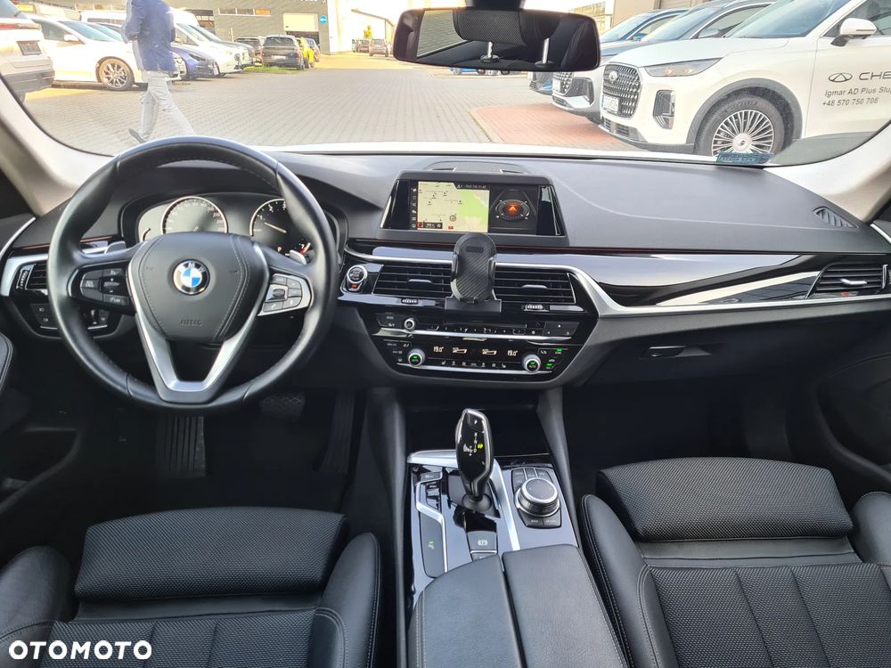 BMW Seria 5 520i Sport Line sport - 18