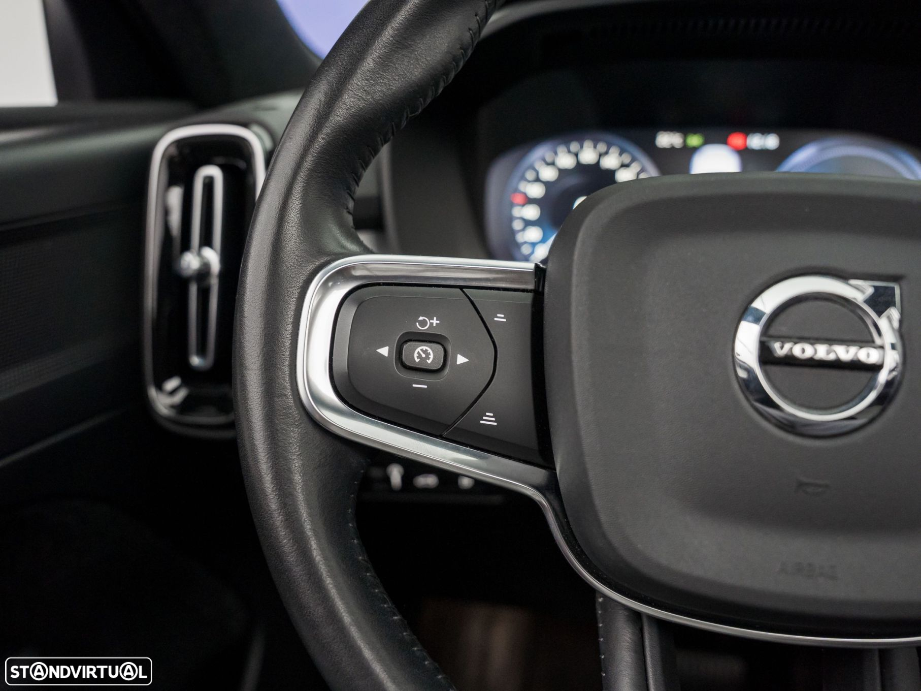 Volvo XC 40 1.5 T5 PHEV R-Design - 24