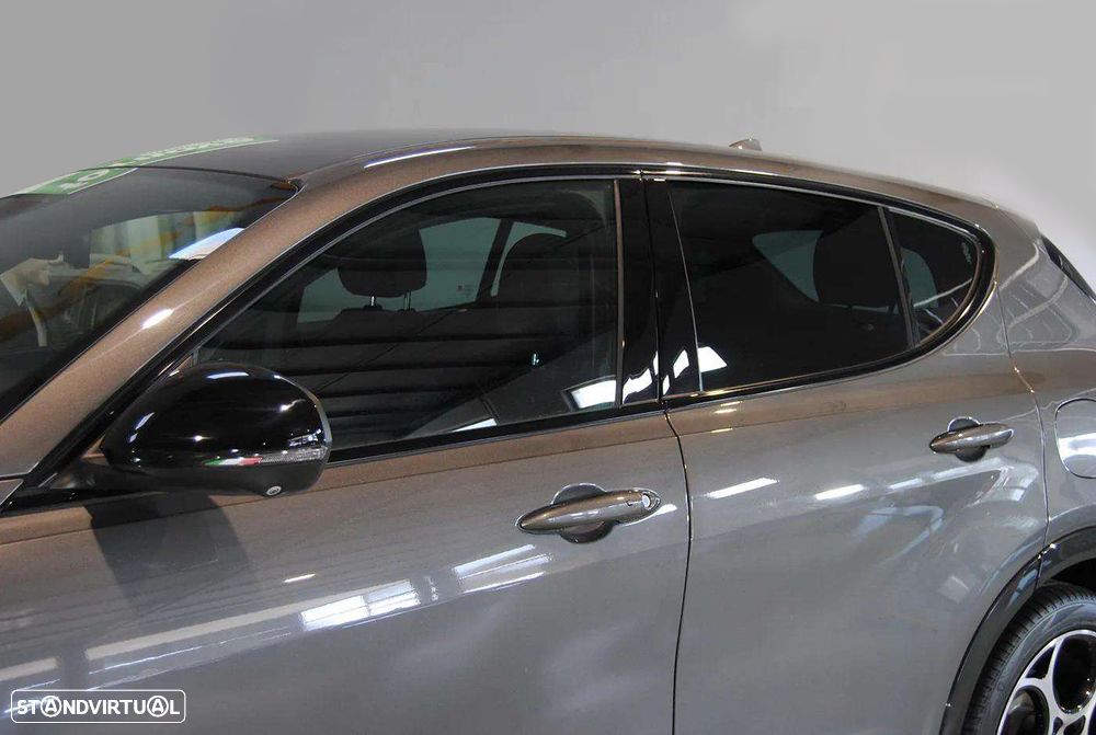 Alfa Romeo Tonale 1.3 Plug-In Hybrid Veloce e-AWD - 12