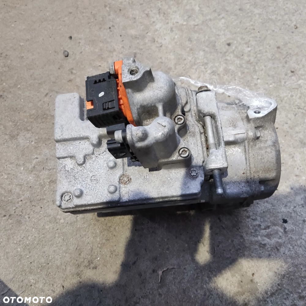 RENAULT ZOE 18r POMPA CIEPŁA KOMPRESOR KLIMATYZACJI 926005749R - 1