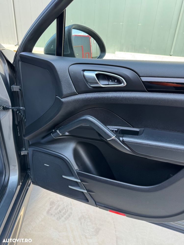 Porsche Cayenne 3.0TD TipTronic - 11