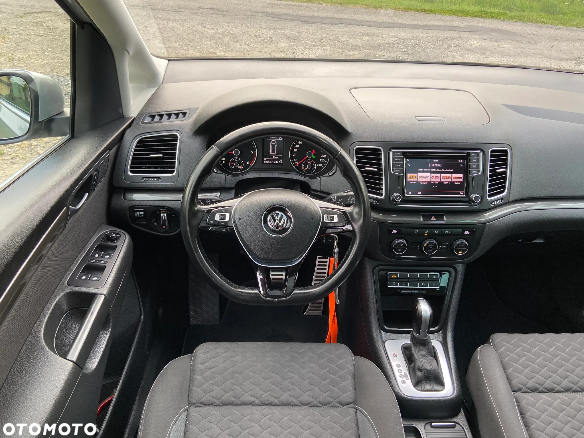 Volkswagen Sharan 2.0 TDI DSG (BlueMotion Technology) Highline - 17