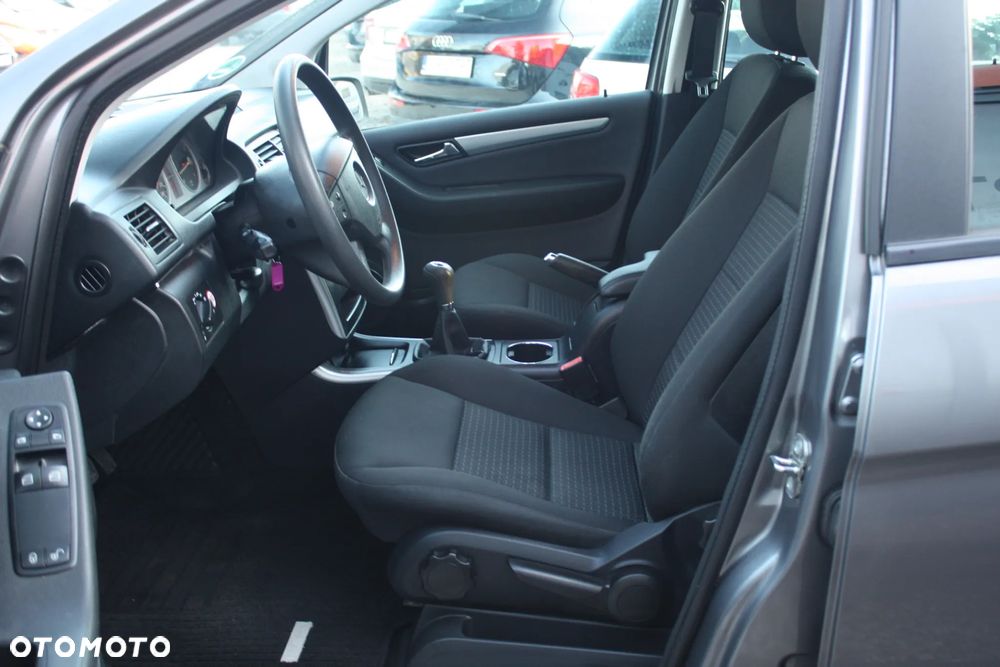 Mercedes-Benz Klasa B 180 - 17