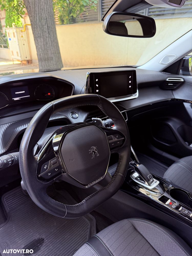 Peugeot 2008 1.2 L PureTech STT EAT8 Active - 13