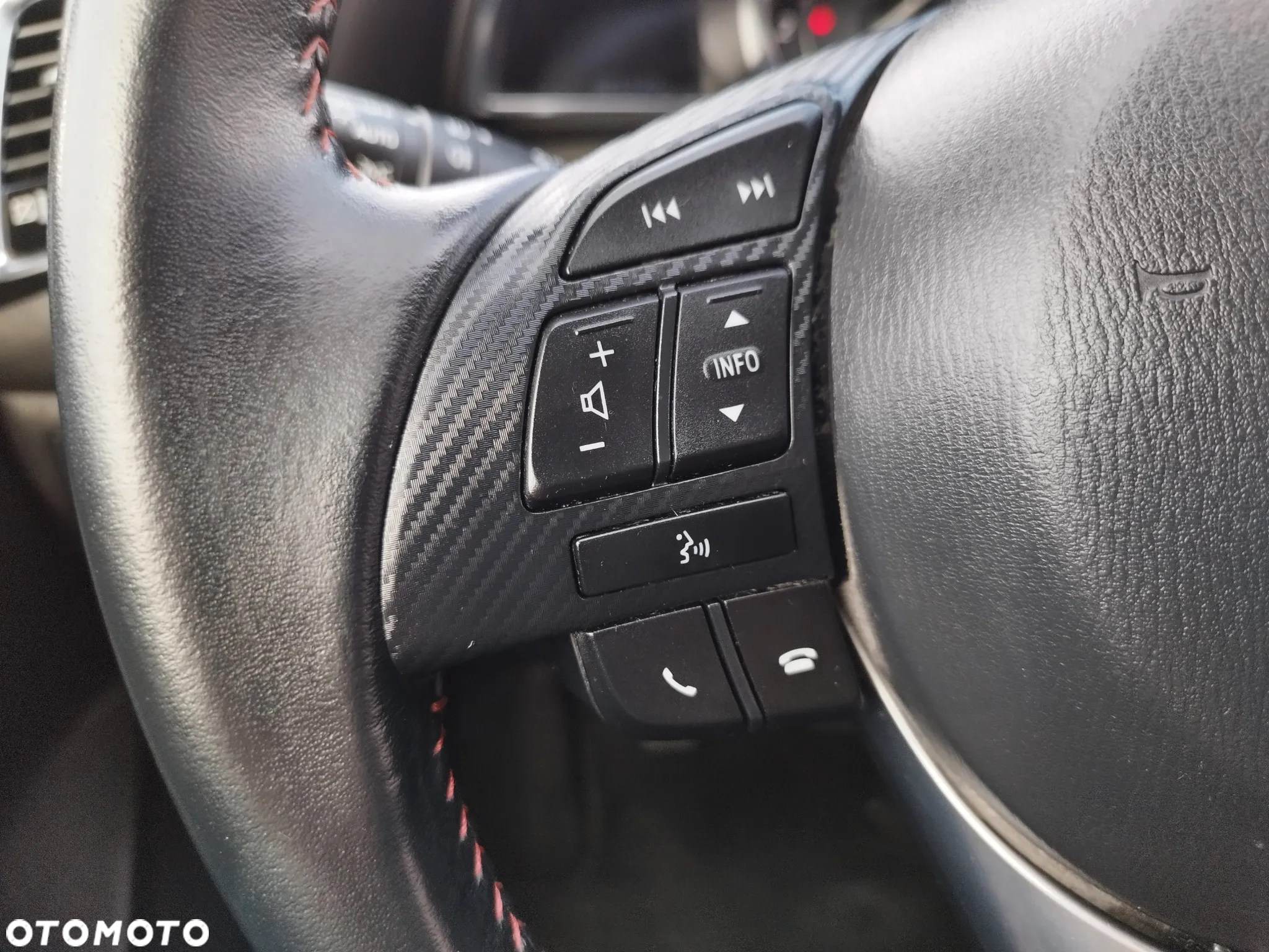 Mazda 3 SKYACTIV-G 120 Urban Limited - 24