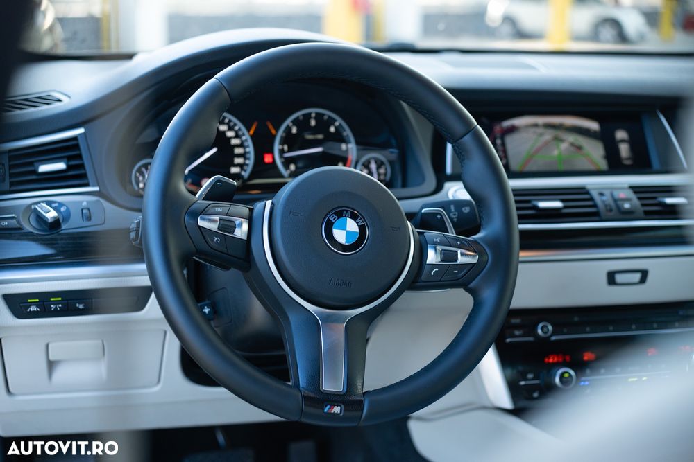 BMW Seria 5 530d xDrive - 12