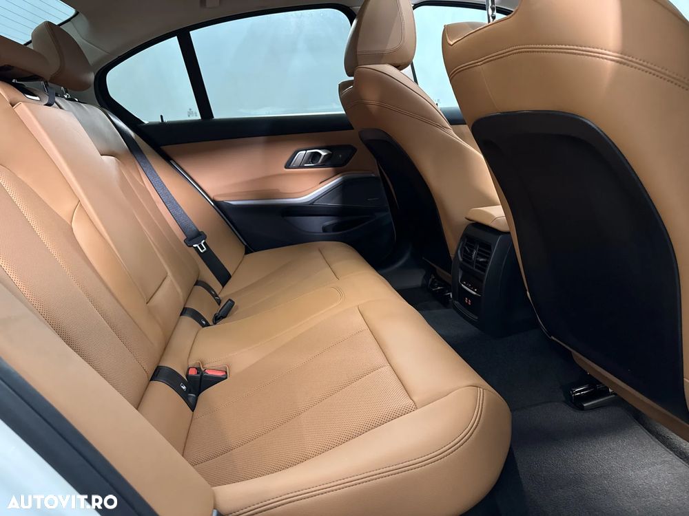 BMW Seria 3 320d xDrive Aut. - 13
