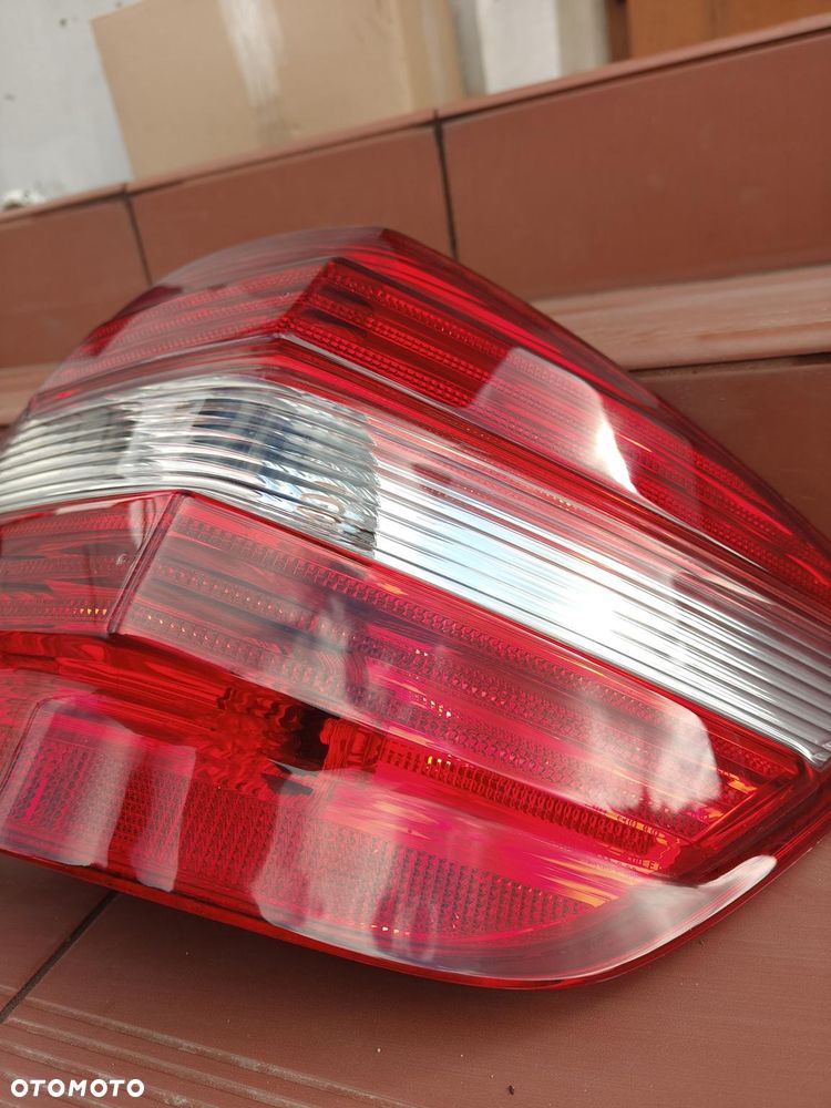 MERCEDES ML W164 Lampa Tylna Jasna Lewa Prawa Tył 05-08 - 22