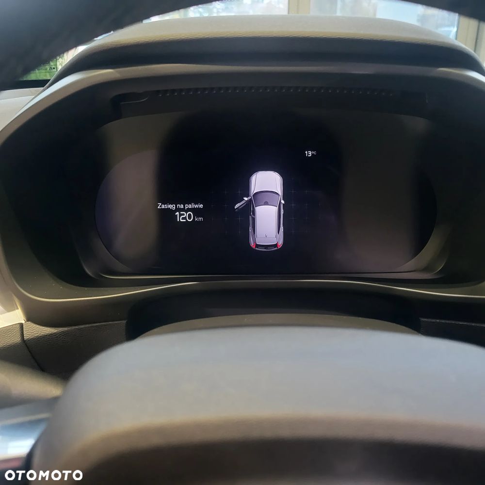 Volvo XC 40 B3 Plus Dark - 22