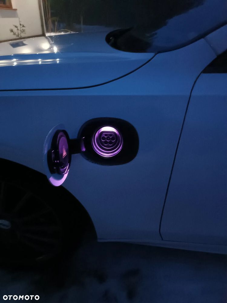 Volvo V90 T8 AWD Plug-In Hybrid R-Design - 21
