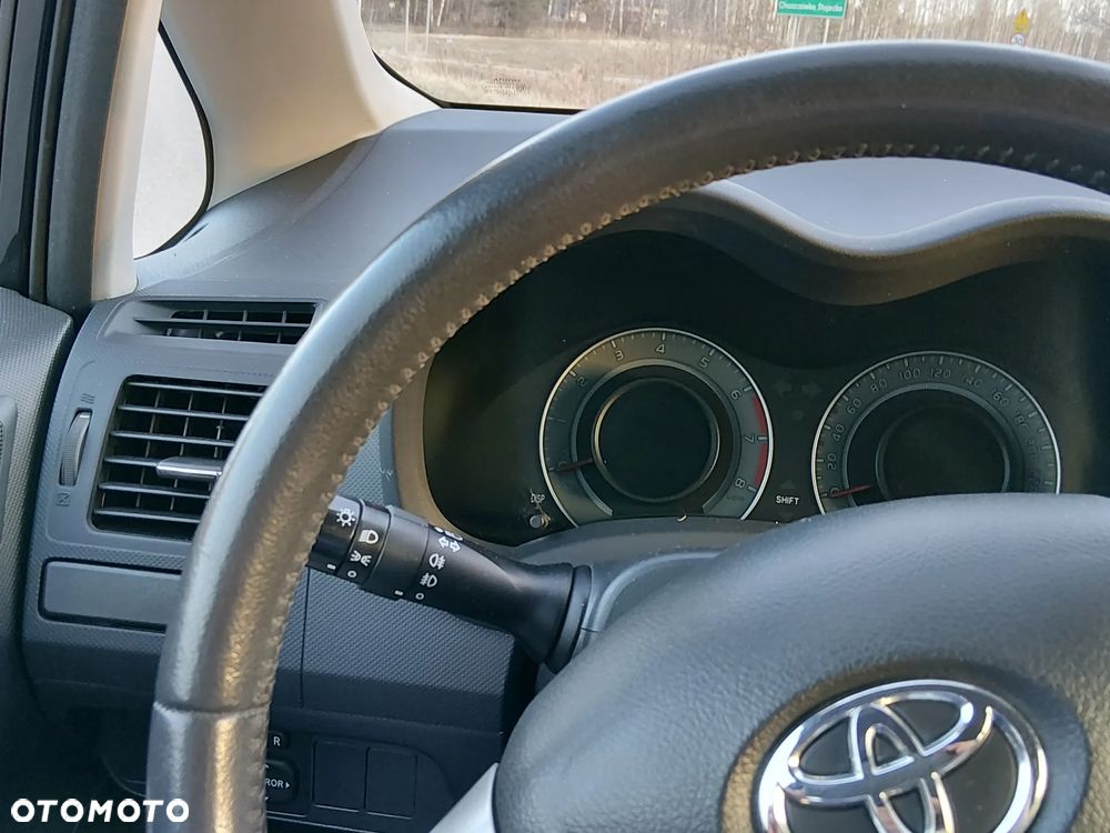 Toyota Auris 1.33 VVT-i - 17