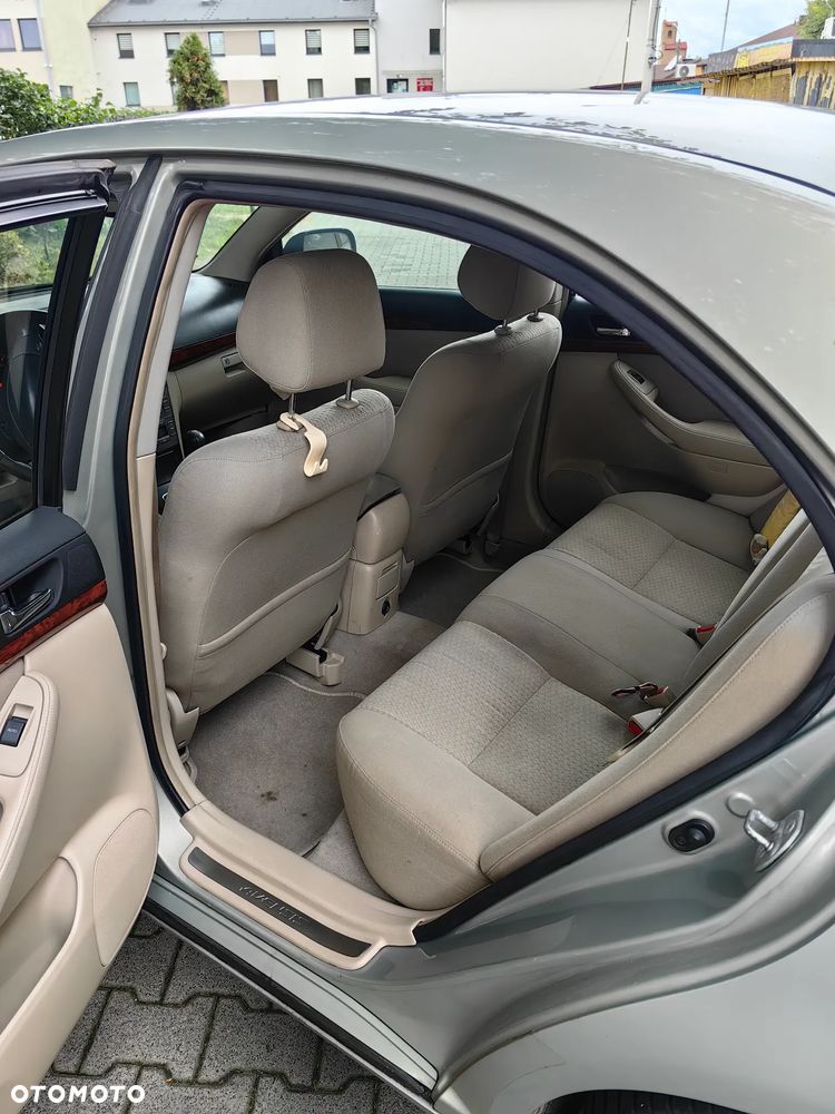 Toyota Avensis 2.0 VVT-i Sol - 10