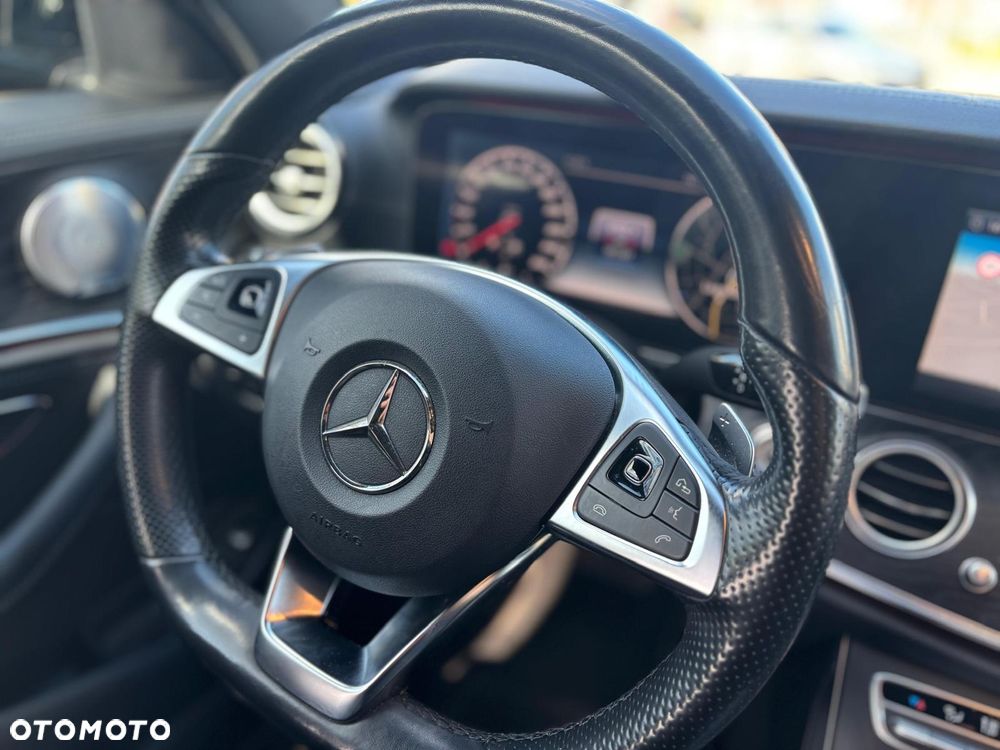 Mercedes-Benz Klasa E 220 d 4-Matic 9G-TRONIC - 20