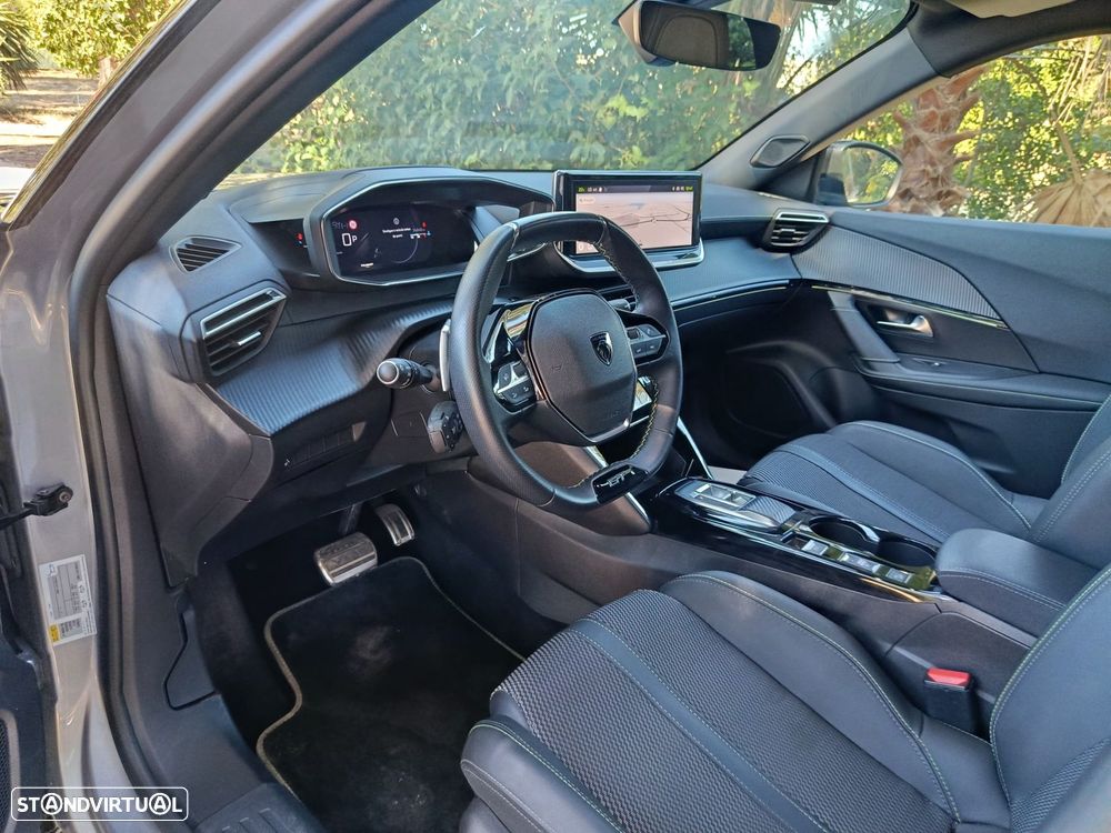 Peugeot 2008 1.2 PureTech GT EAT8 - 5