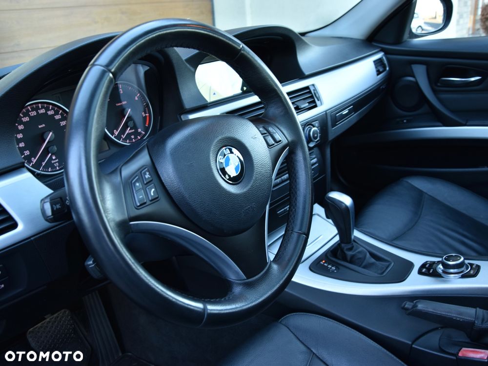 BMW Seria 3 318d DPF Edition Exclusive - 11