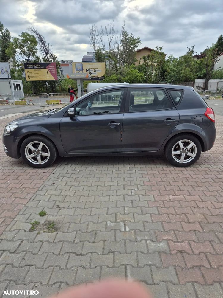 Kia Ceed 1.4 CVVT Attract - 6