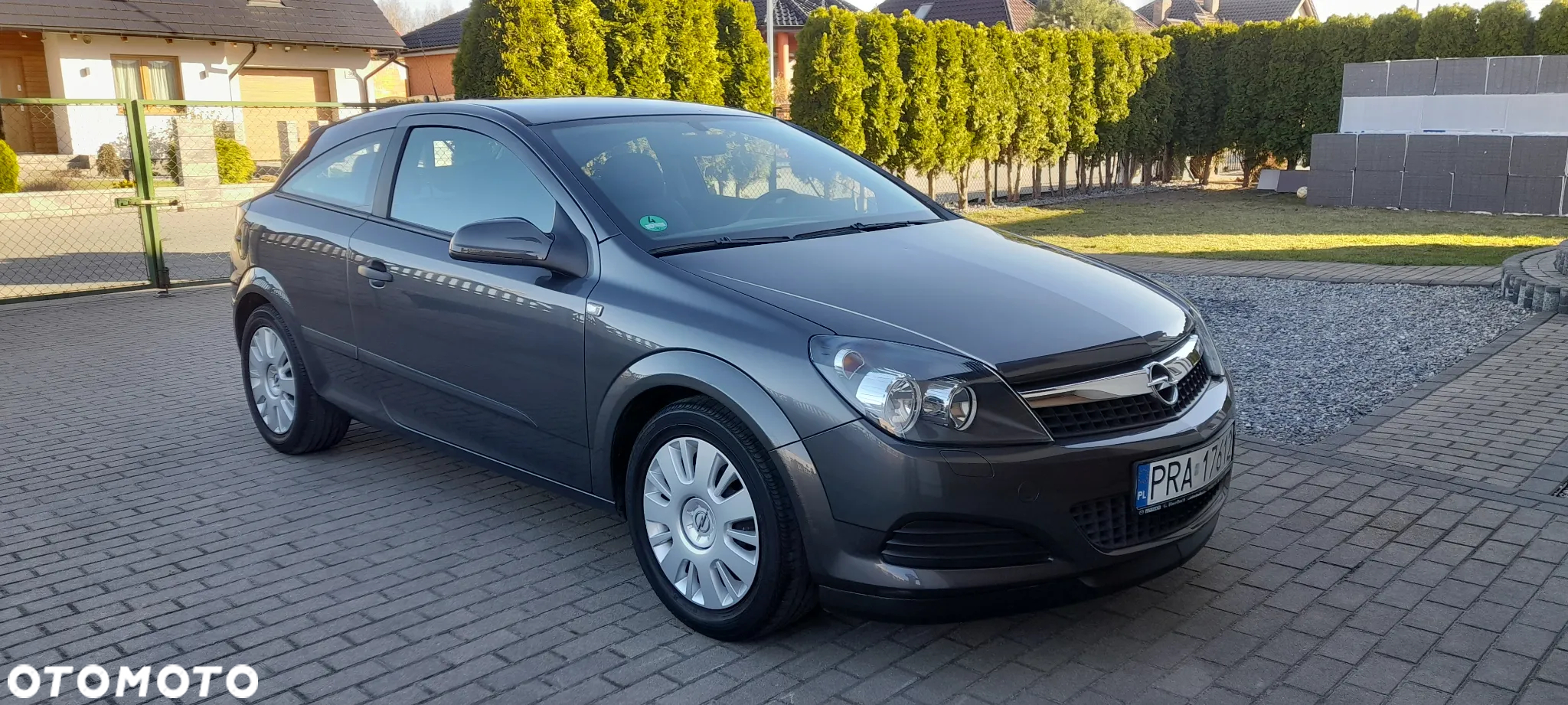 Opel Astra GTC 1.4 - 10