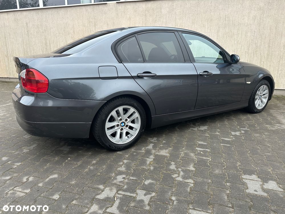 BMW Seria 3 320i - 16