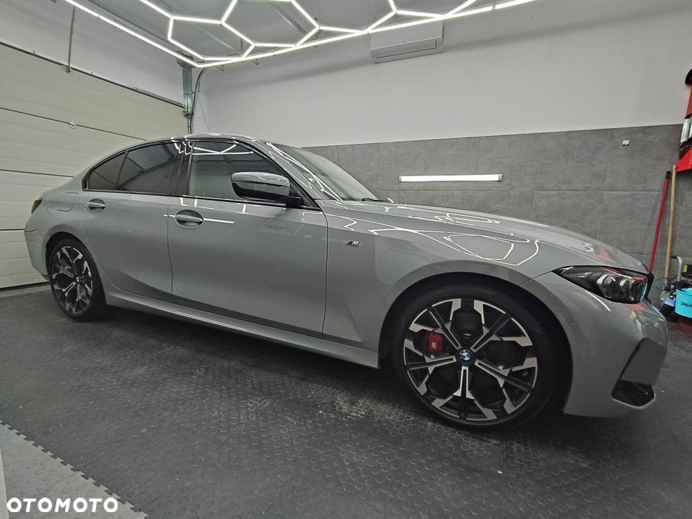 BMW Seria 3 330i xDrive M Sport - 1