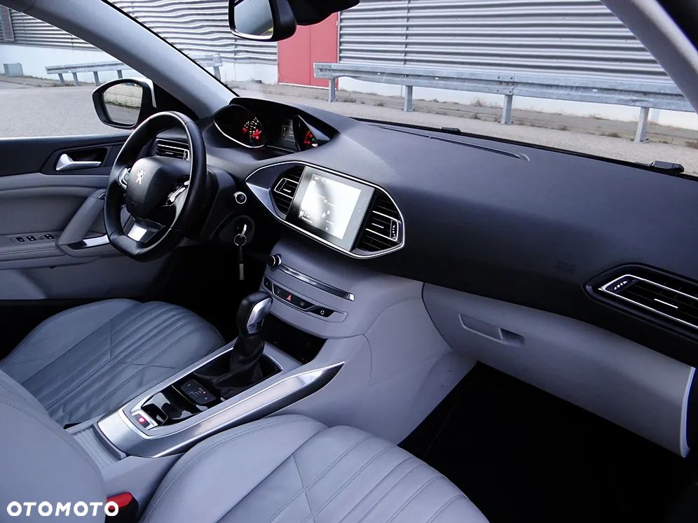 Peugeot 308 BlueHDi 150 Automatik Stop & Start Niveau 2 Business-Line - 25