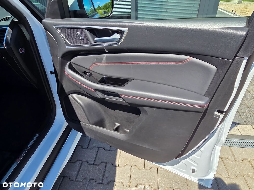 Ford S-Max - 32