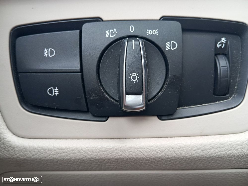 BMW 320 i Auto Line Modern - 13