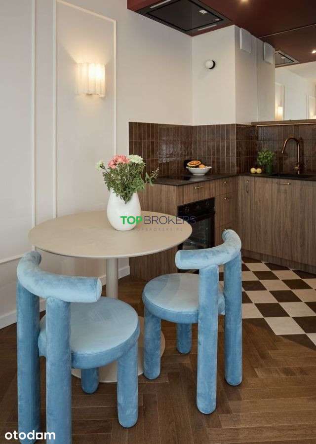 Wygodne 2 pokoje z balkonem, garaż