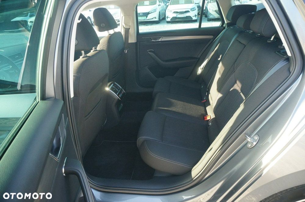 Skoda Superb 2.0 TDI SCR Style DSG - 26