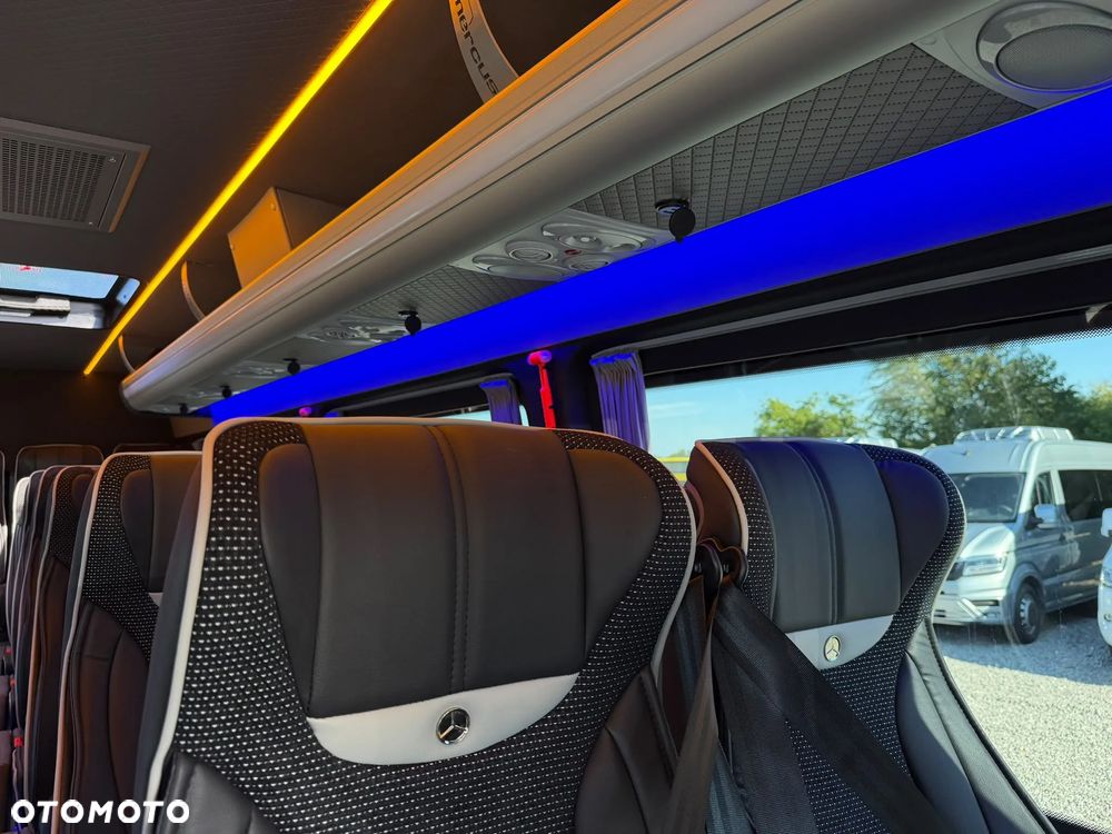 Mercedes-Benz Sprinter 519 - 20