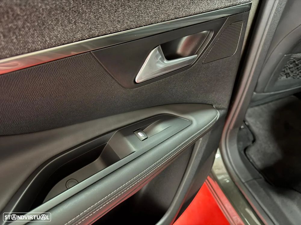 Peugeot 3008 PureTech 130 Stop & Start GPF EAT8 Allure - 52