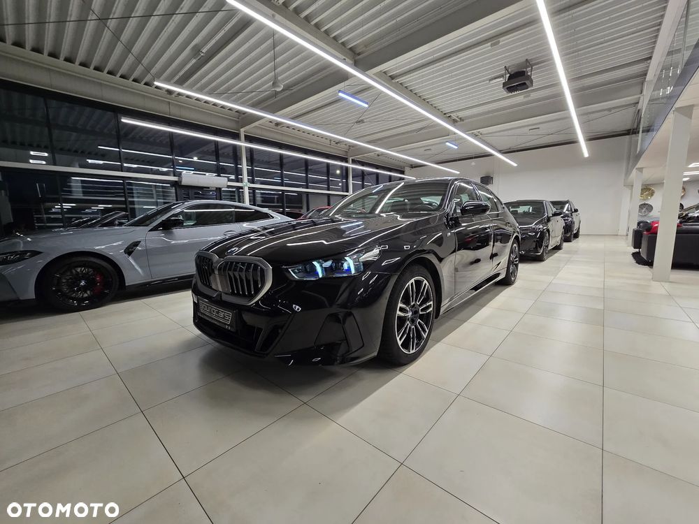 BMW Seria 5 520i mHEV M Sport - 2