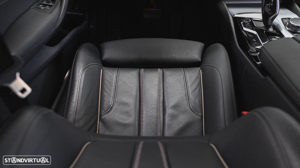 BMW 520 d Pack Desportivo M Auto - 57