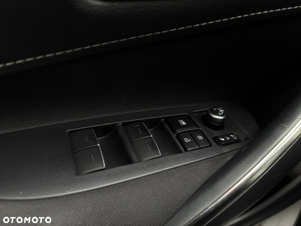 Toyota Corolla 1.8 Hybrid Comfort - 29